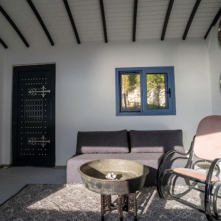Serenity Boutique Suites Athánion Esterno foto