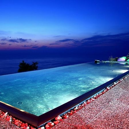 Serenity Boutique Suites Athánion Esterno foto