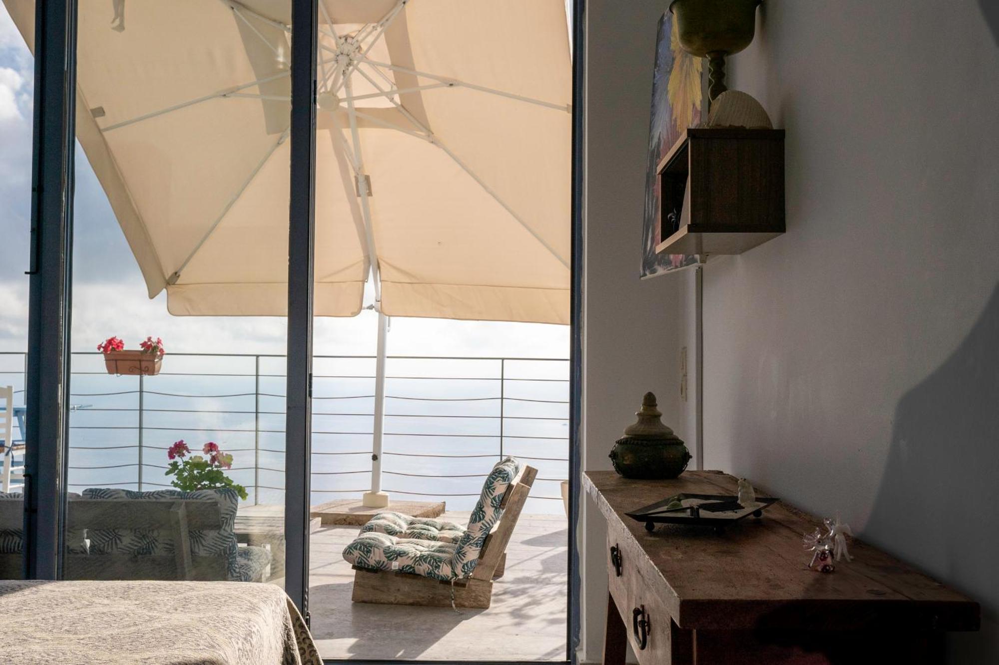 Serenity Boutique Suites Athánion Esterno foto