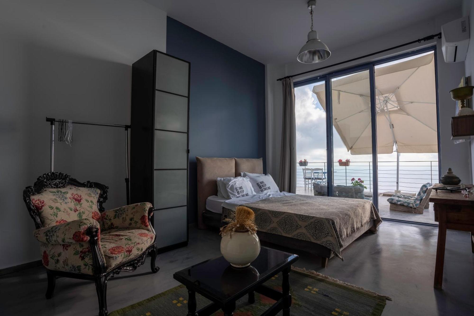 Serenity Boutique Suites Athánion Esterno foto