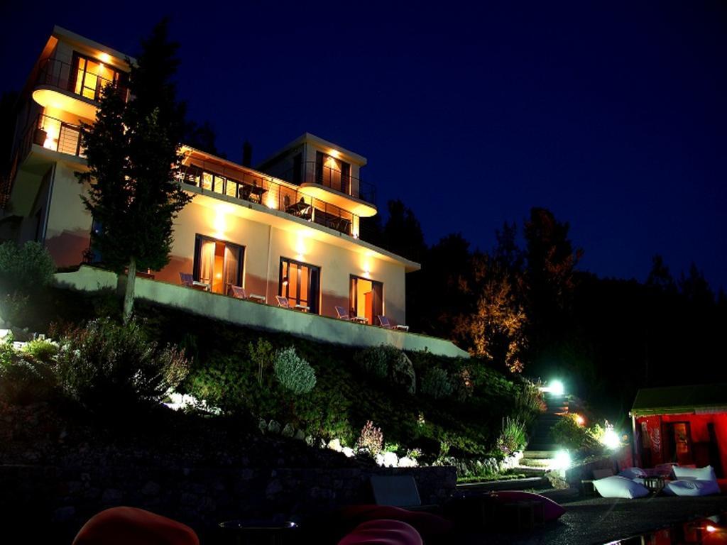 Serenity Boutique Suites Athánion Esterno foto